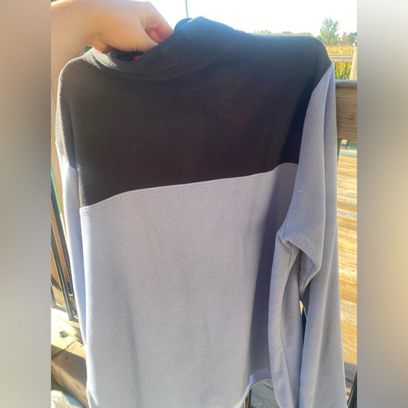 North face vest - Picture 3 of 4